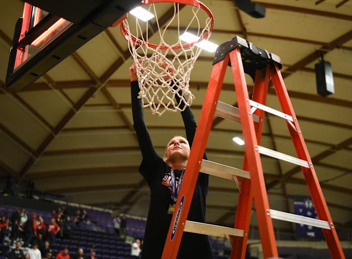 x South Medford Clackamas 6A Oregon girls basketball final Taylor Balkom 29